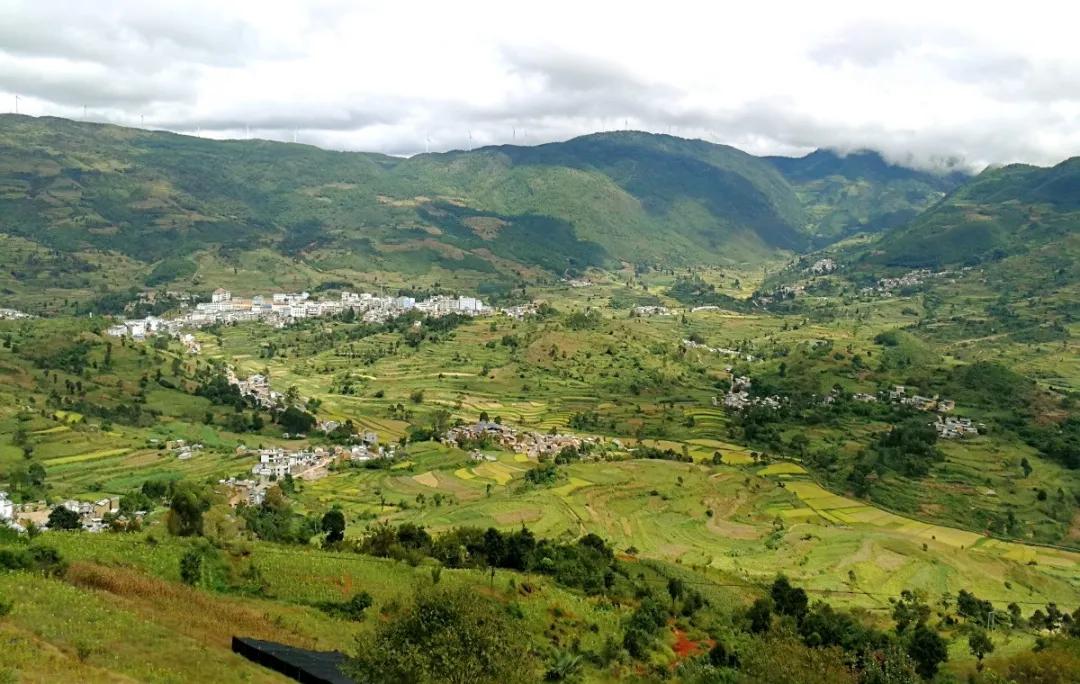 走进深山看美景,走进深山看大山里的风景