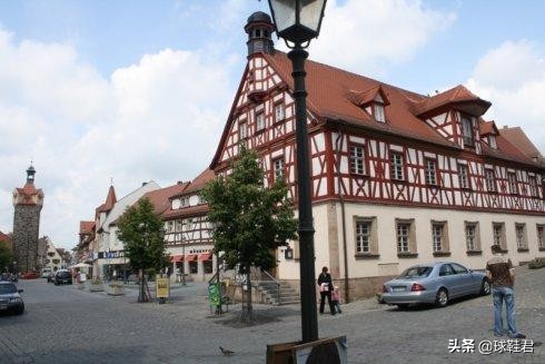 阿迪达斯与彪马之争,阿迪达斯与彪马的爱恨情仇