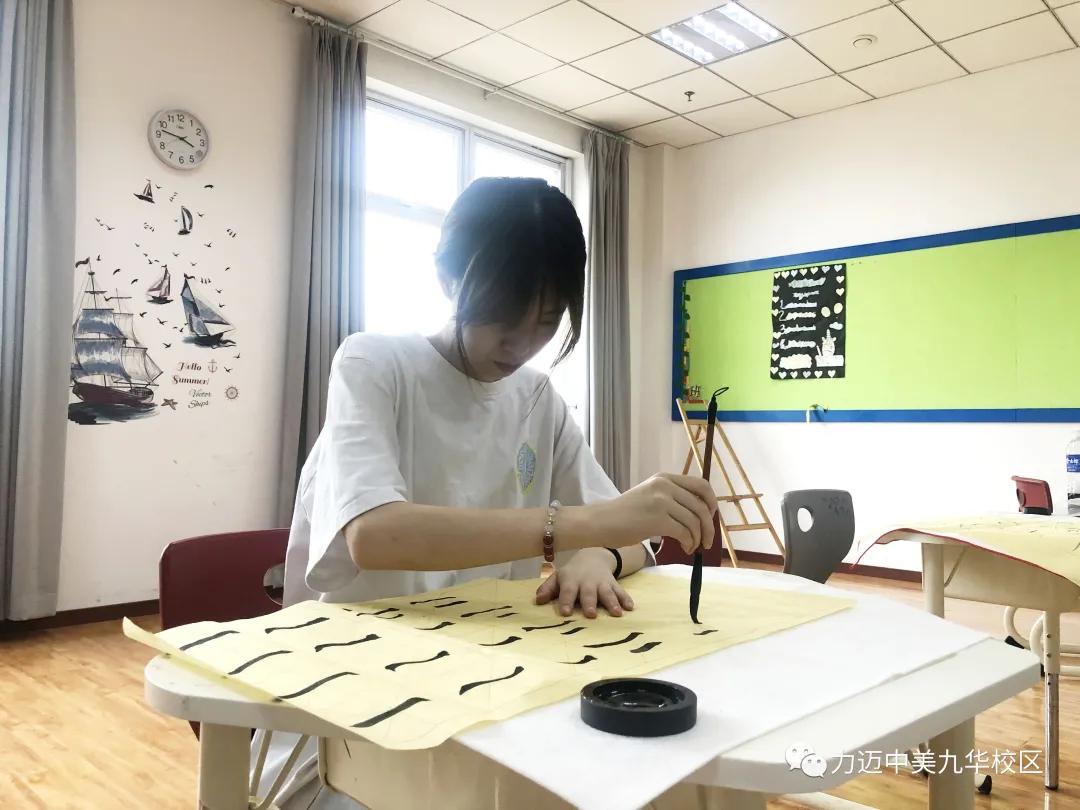 美国高中学校社团活动,美国高中生社团活动