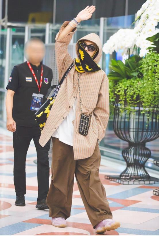 宋旻浩的时尚我不懂！日常感觉俗气的围巾包头，竟然能穿出嘻哈感