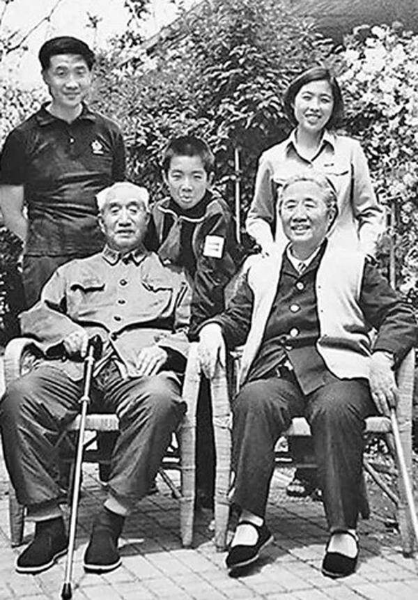 1990年*向前徐**元帅逝世，儿子提出三条请求，中央只同意了最后一条