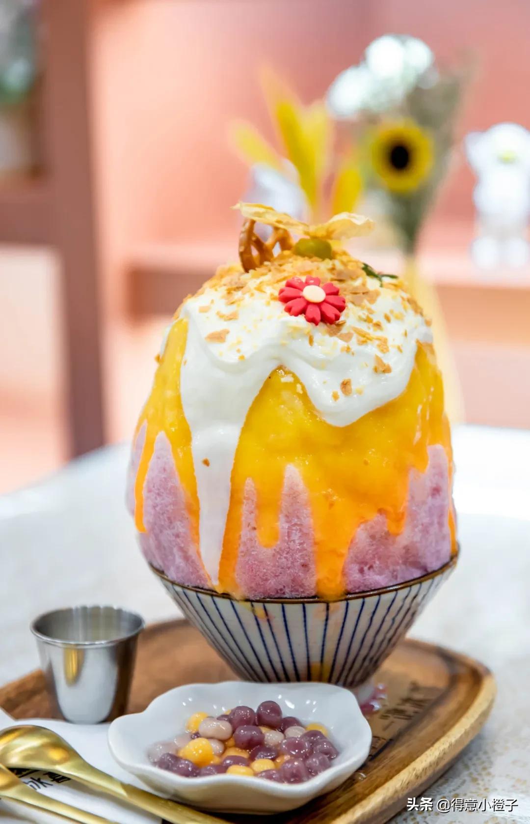 天热了就馋这一口热气腾腾的火锅,天热了就馋这碗冰爽的芋圆水果捞