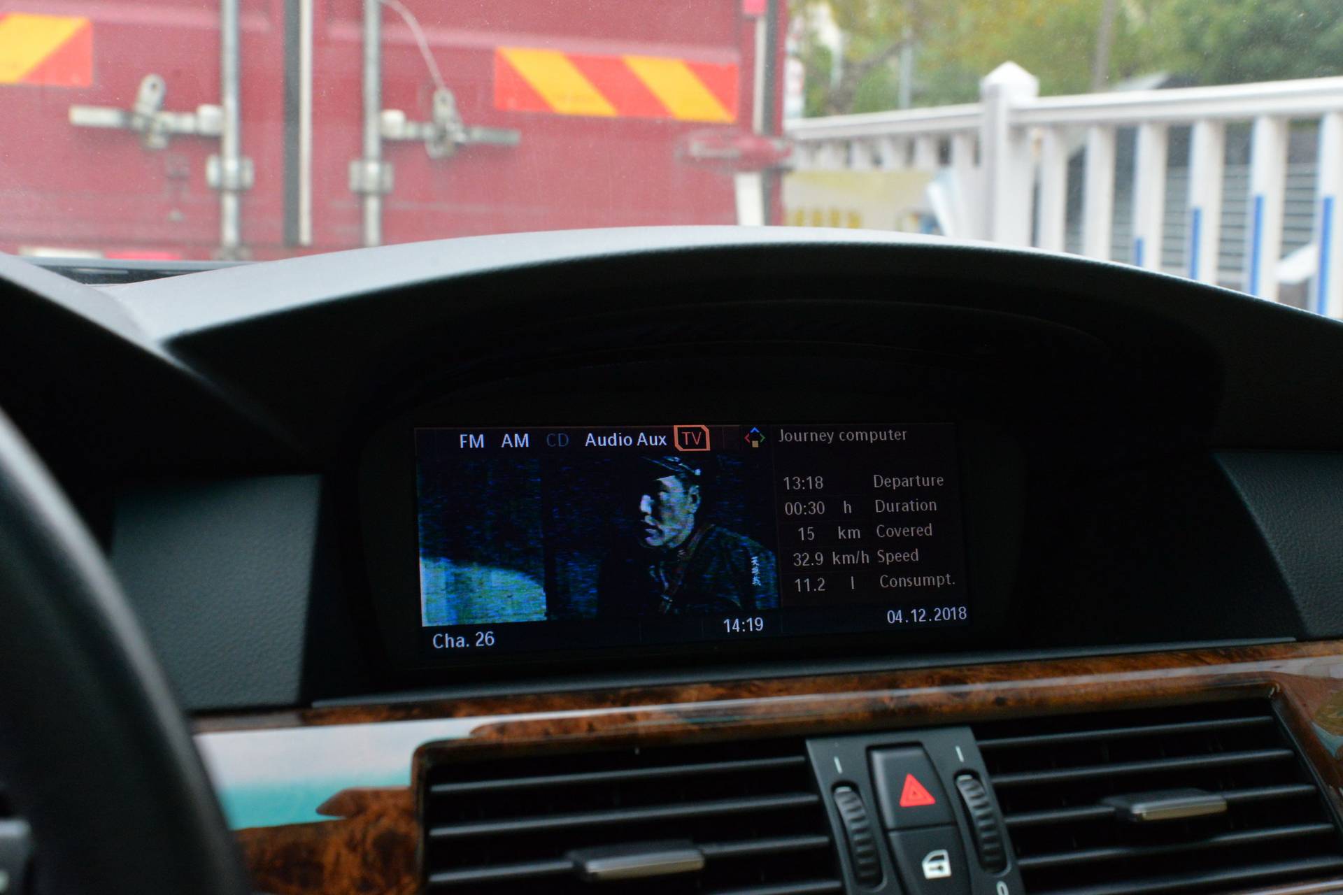 11万出头宝马5系，有电视带冰箱，顺丰小哥难自拔「路试笔记」