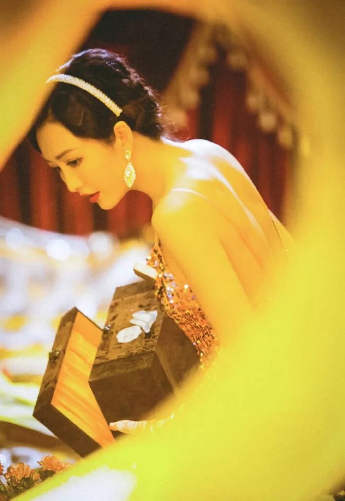 王鸥的气质和魅力是靠她的着装吗,王鸥私服明媚又惬意又优雅的感觉