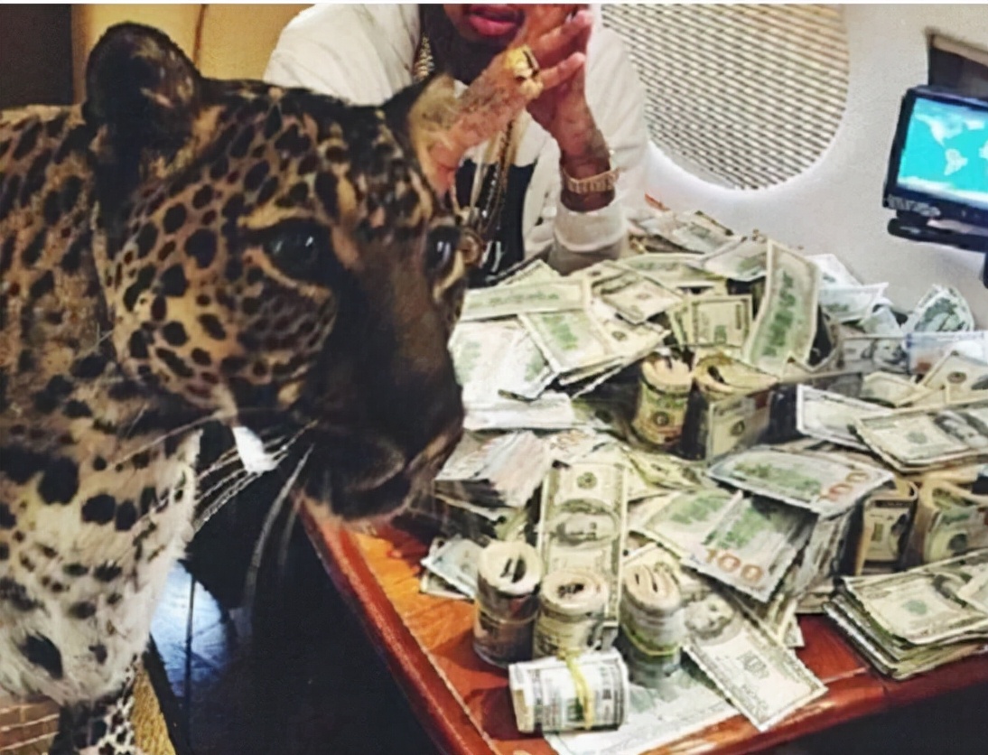 墨西哥首富投资人生,墨西哥首富总资产