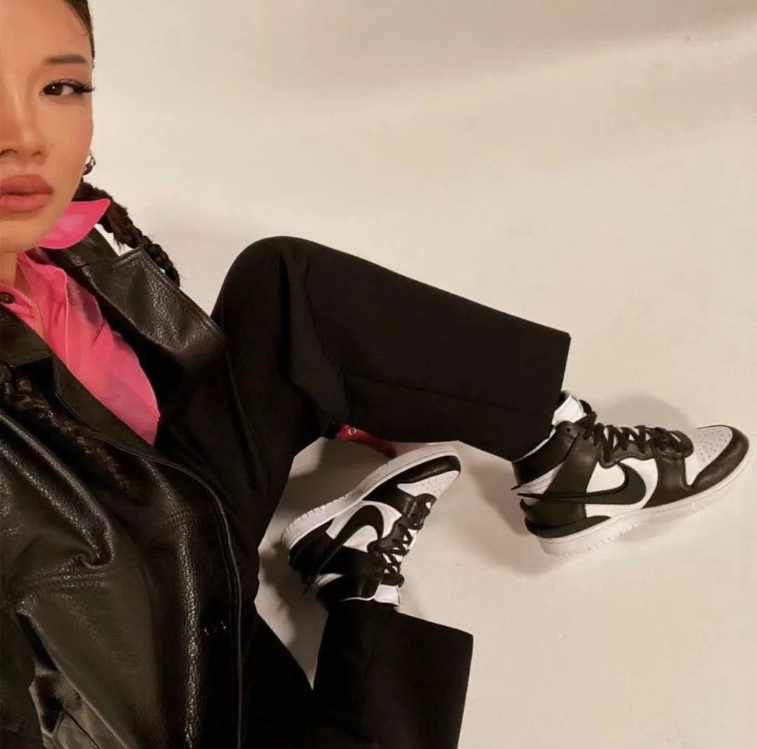 今年最流行的运动鞋款,今年女士秋冬流行什么运动鞋