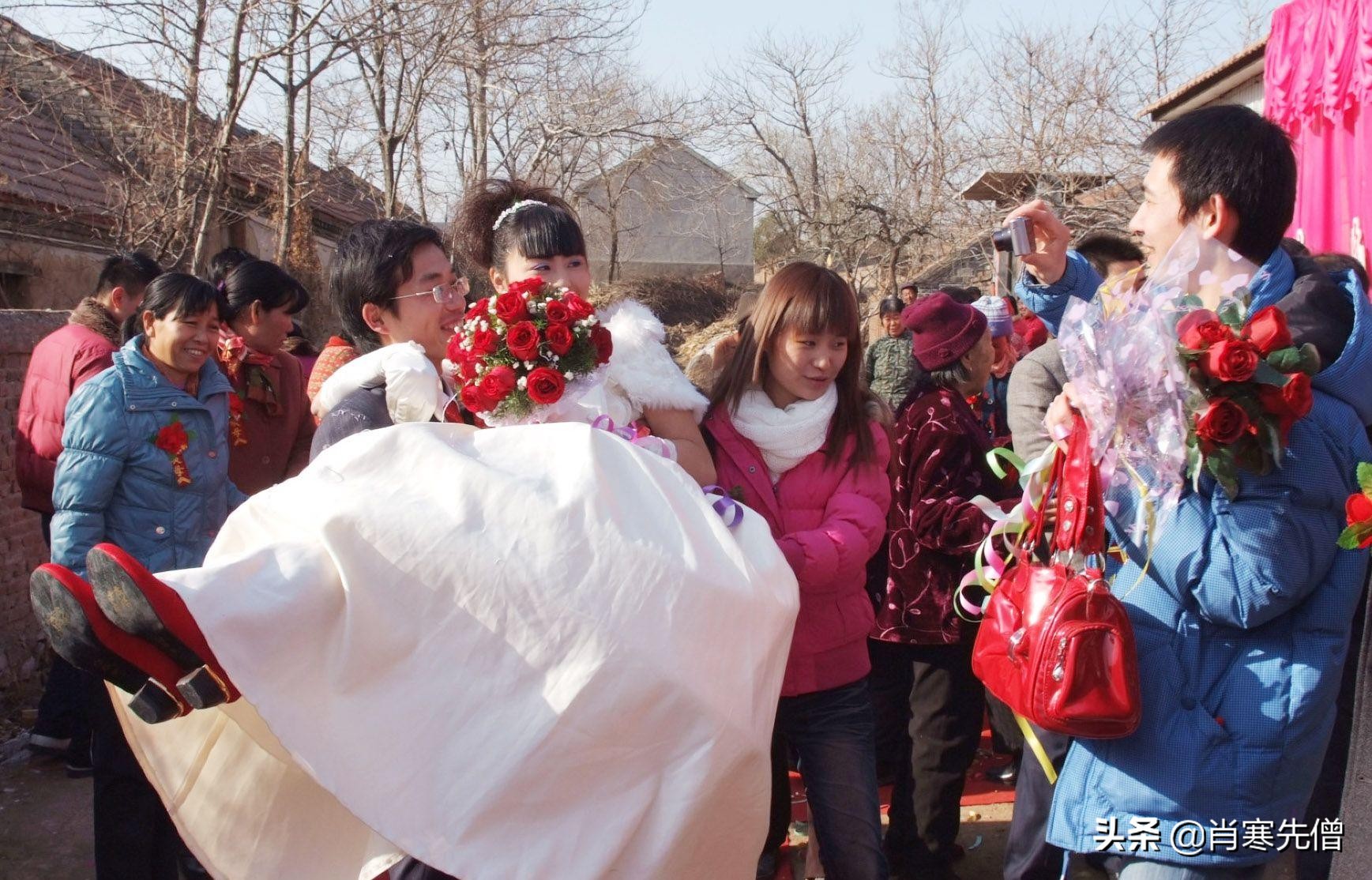 卖煎饼果子一年能赚多少钱普通人,卖煎饼果子真的月入过万吗