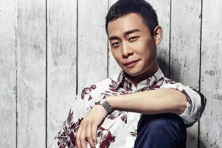 张译和陈松伶为什么会选择丁克,张译为何娶大6岁二婚妻子带孩子