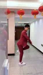 杨幂模仿华晨宇,杨幂模仿小黄人