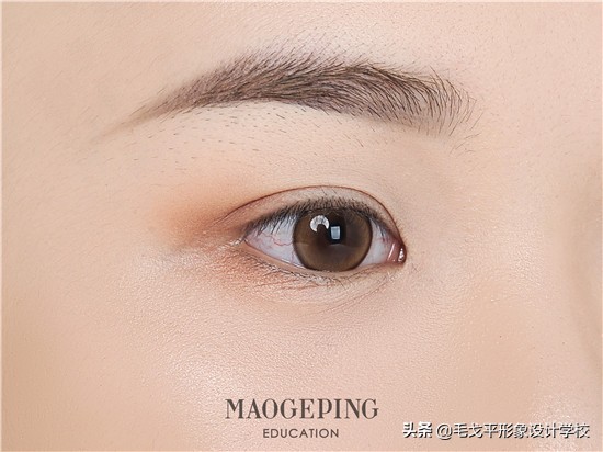 甜美公主风妆容,洋气又显可爱的妆容