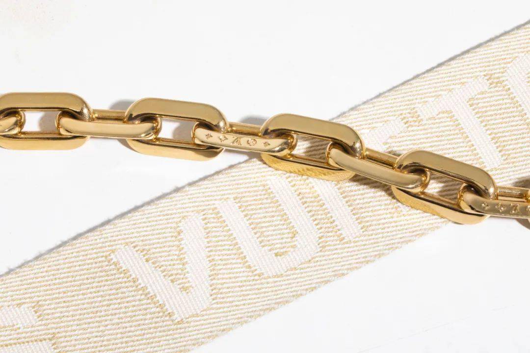 LV新手袋一出,女明星们集体撞包