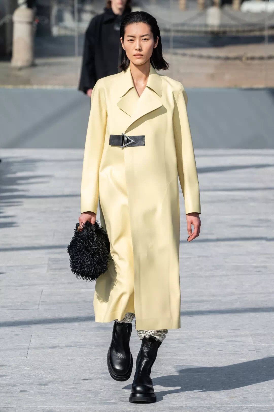 买的衣服不知道怎么穿搭,买了衣服不知道怎么搭配裤子