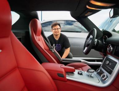 组建超跑俱乐部,留学生为什么那么多买超跑