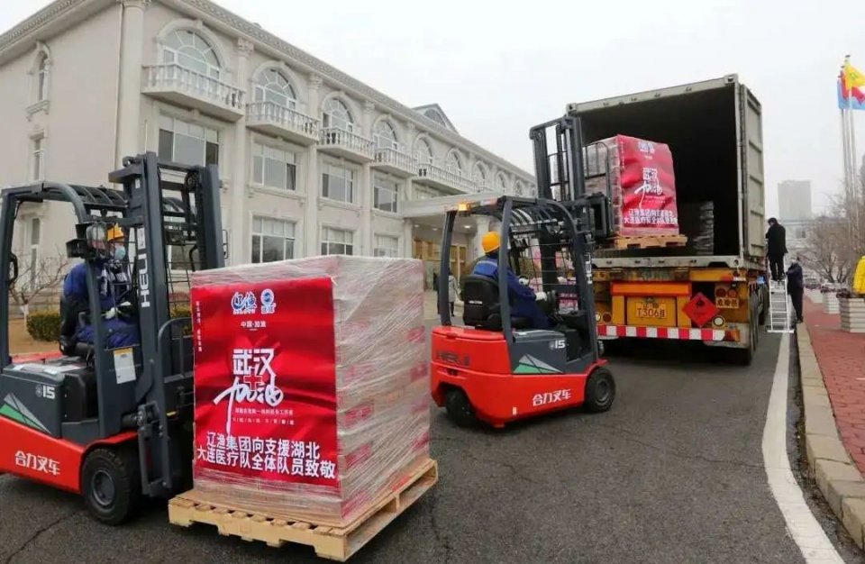 第八车，第100吨，第7500箱，顺利送达雷神山大连医疗队