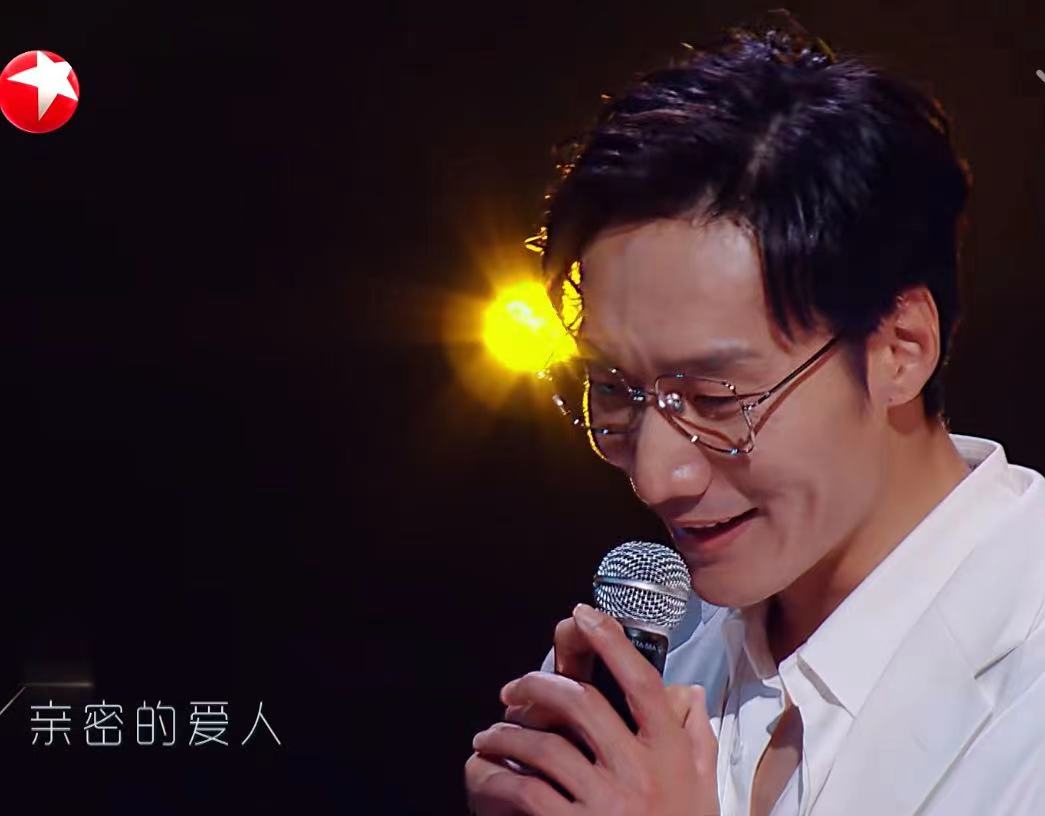 追光吧哥哥周晓鸥出场,追光吧哥哥尼坤与周晓鸥初次见面