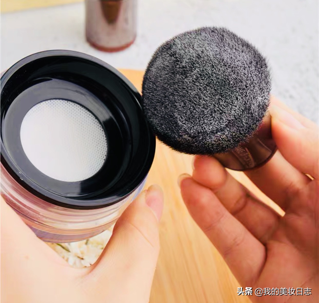好用的大牌控油散粉推荐,花西子定妆散粉让你不再油光满面