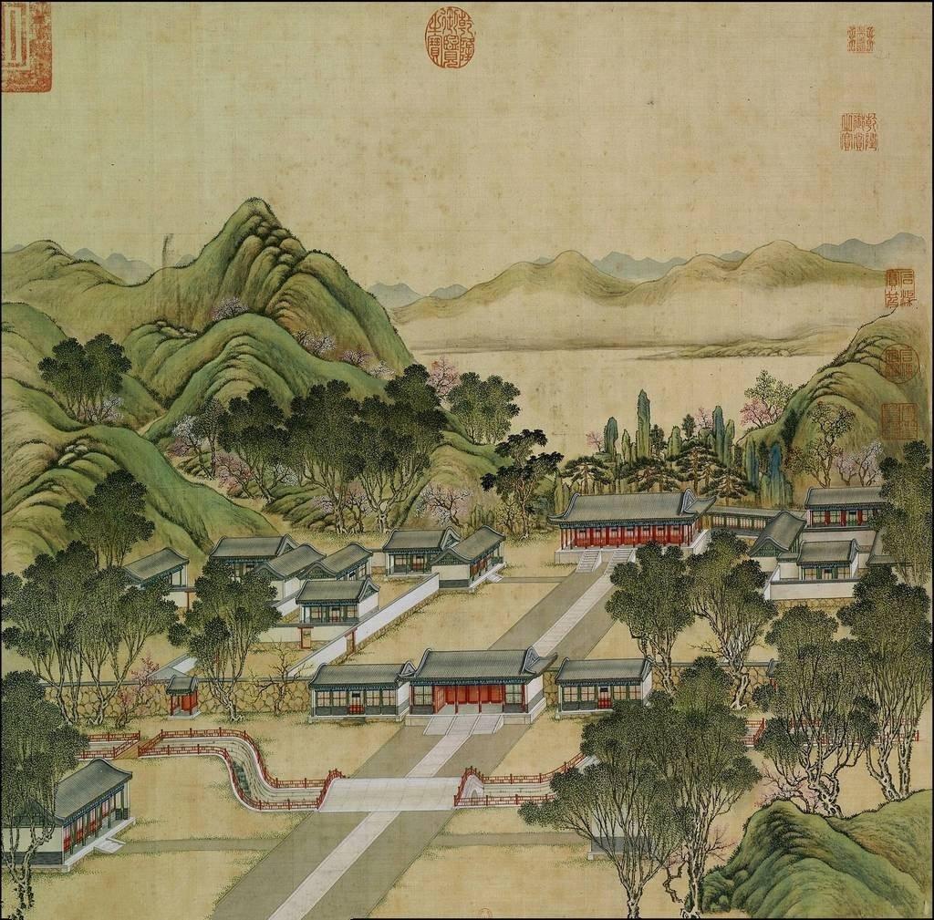 余晖映照出娇艳的晚霞,余晖映衬下美景