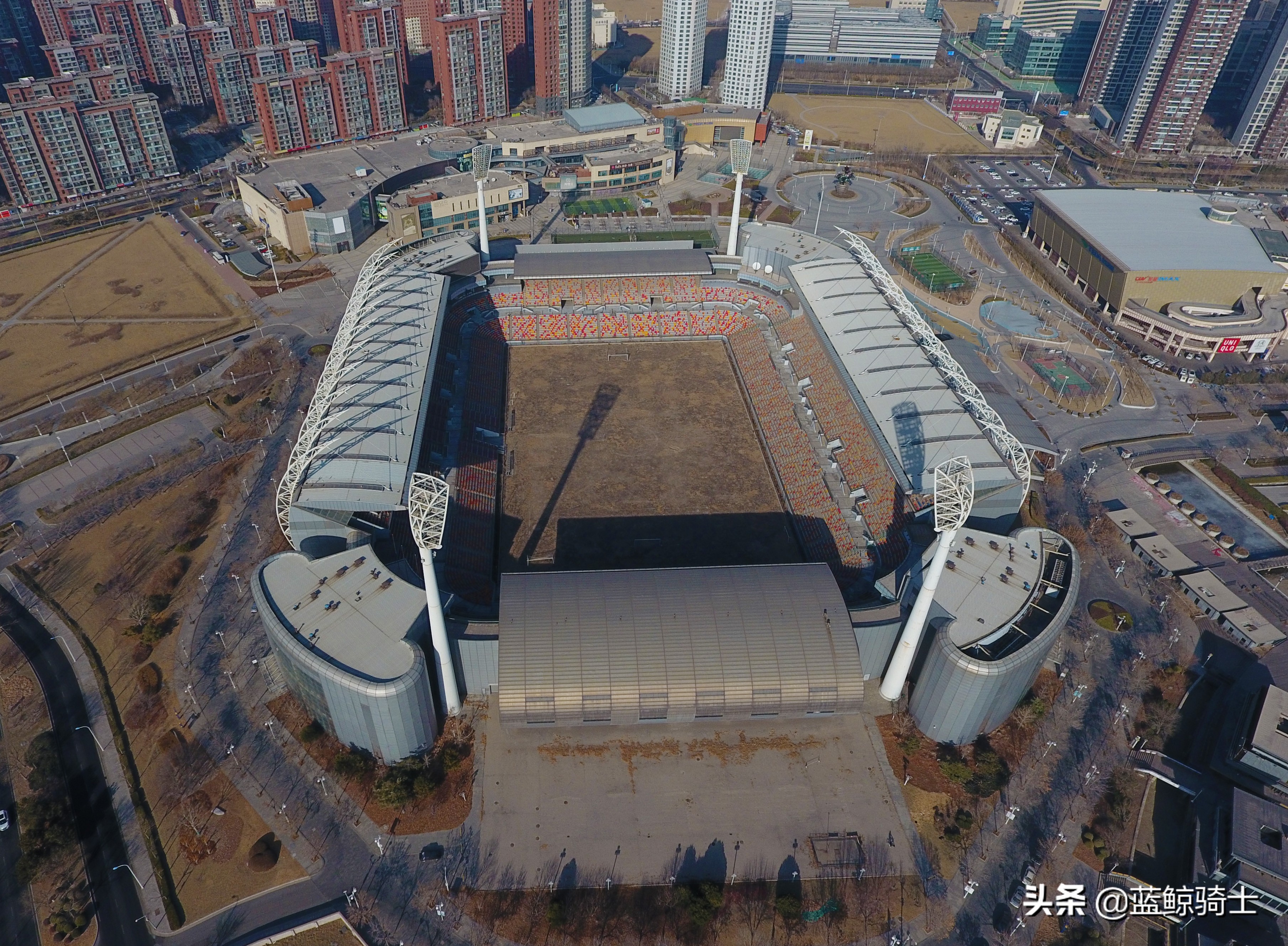 天津泰达专业球场,天津泰达第一座专业足球场