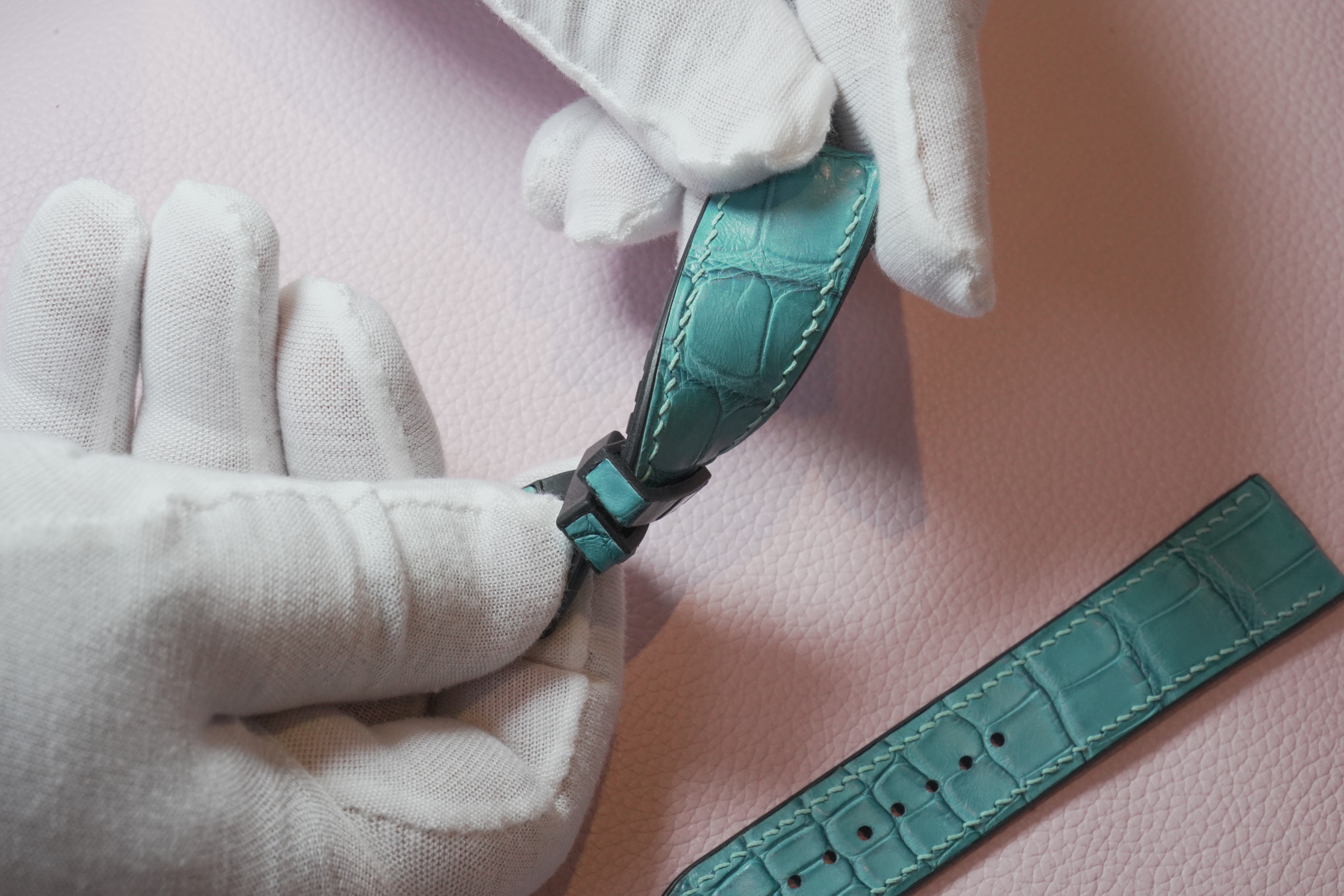 夏天戴手表用什么表带比较好,华为手表夏天戴什么表带