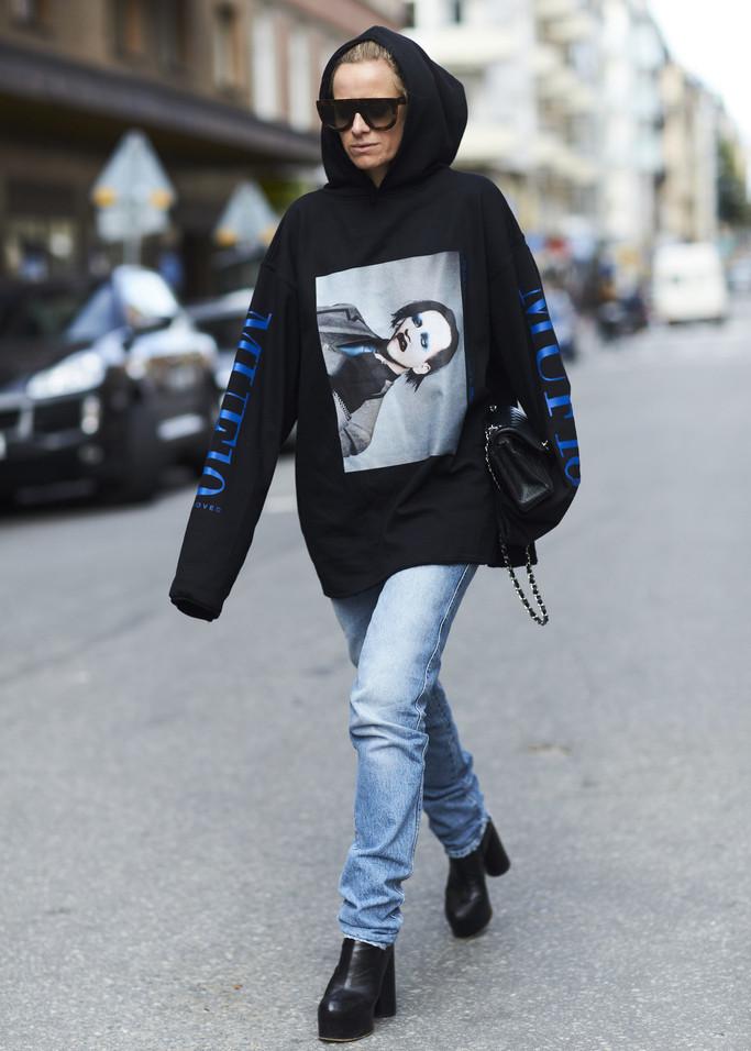 40以上穿什么卫衣减龄年轻,女款卫衣穿搭技巧40岁怎么穿