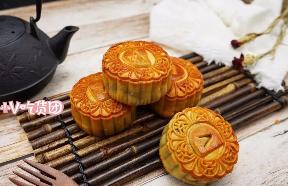 它是老广专属的中秋香甜，皮薄馅靓，邻居都问哪买的