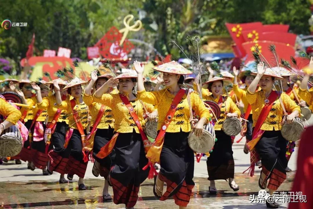 2019德宏泼水狂欢节,2019德宏国际泼水节图片