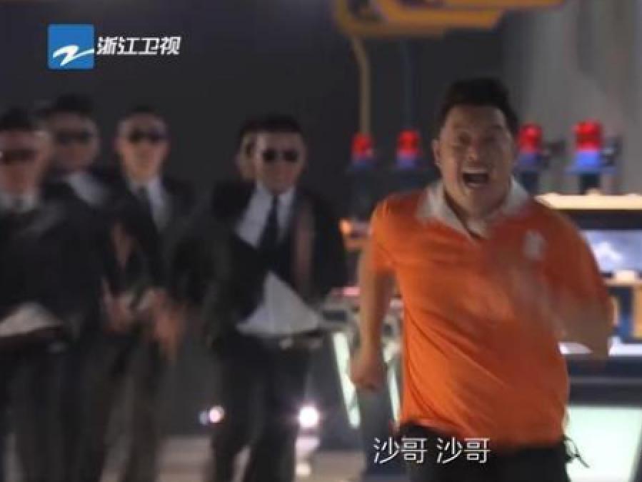 奔跑吧蔡徐坤选郭麒麟上船,郭麒麟蔡徐坤撕名牌完整版