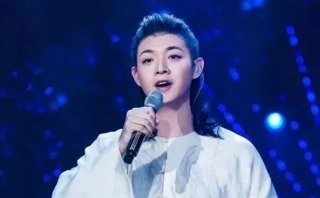 吃软饭、约炮、弃糟糠？“国风美少年”霍尊的另一面