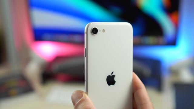 iphonese所有代续航评测,iphonese用一天感受