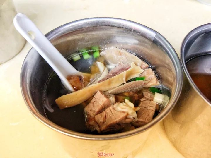 海南牛腩饭哪家最好吃,海口清汤牛腩饭