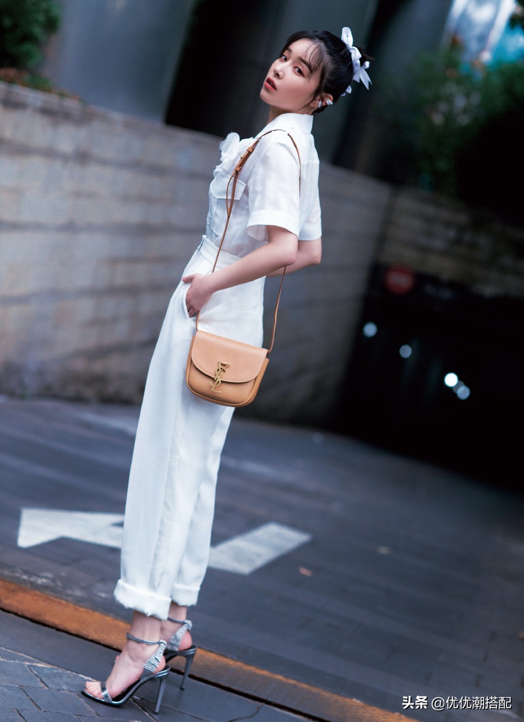 阚清子穿搭图片大全,阚清子一袭白纱裙仙气十足