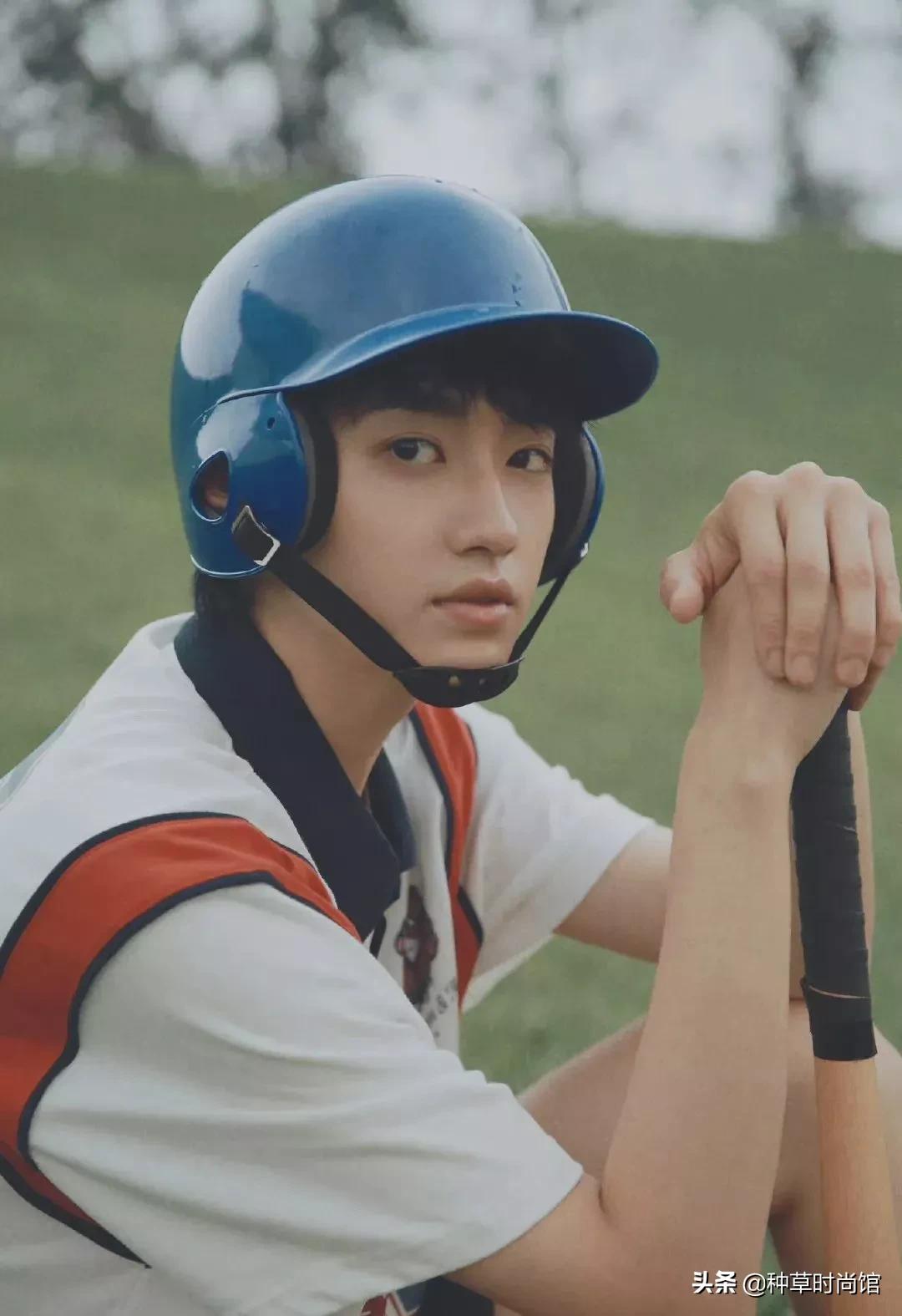 又飒又野的棒球服怎么穿才好看,又野又痞的穿搭