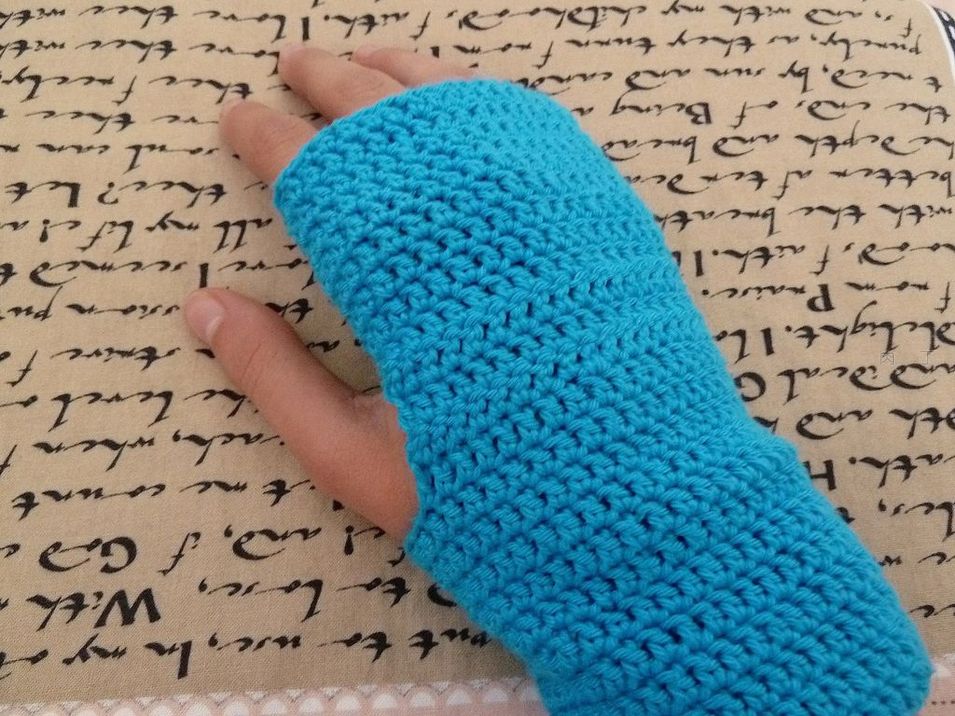 钩织护指套教程,半指分指手套钩织教程