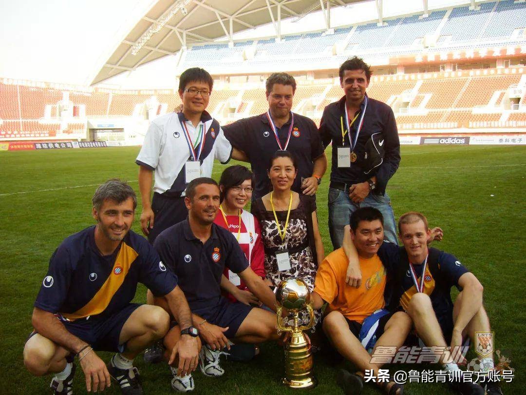 寮犳稕椴佽兘瓒虫牎鏁欏瑙嗛,寮犳稕椴佽兘瓒虫牎鏁欑粌