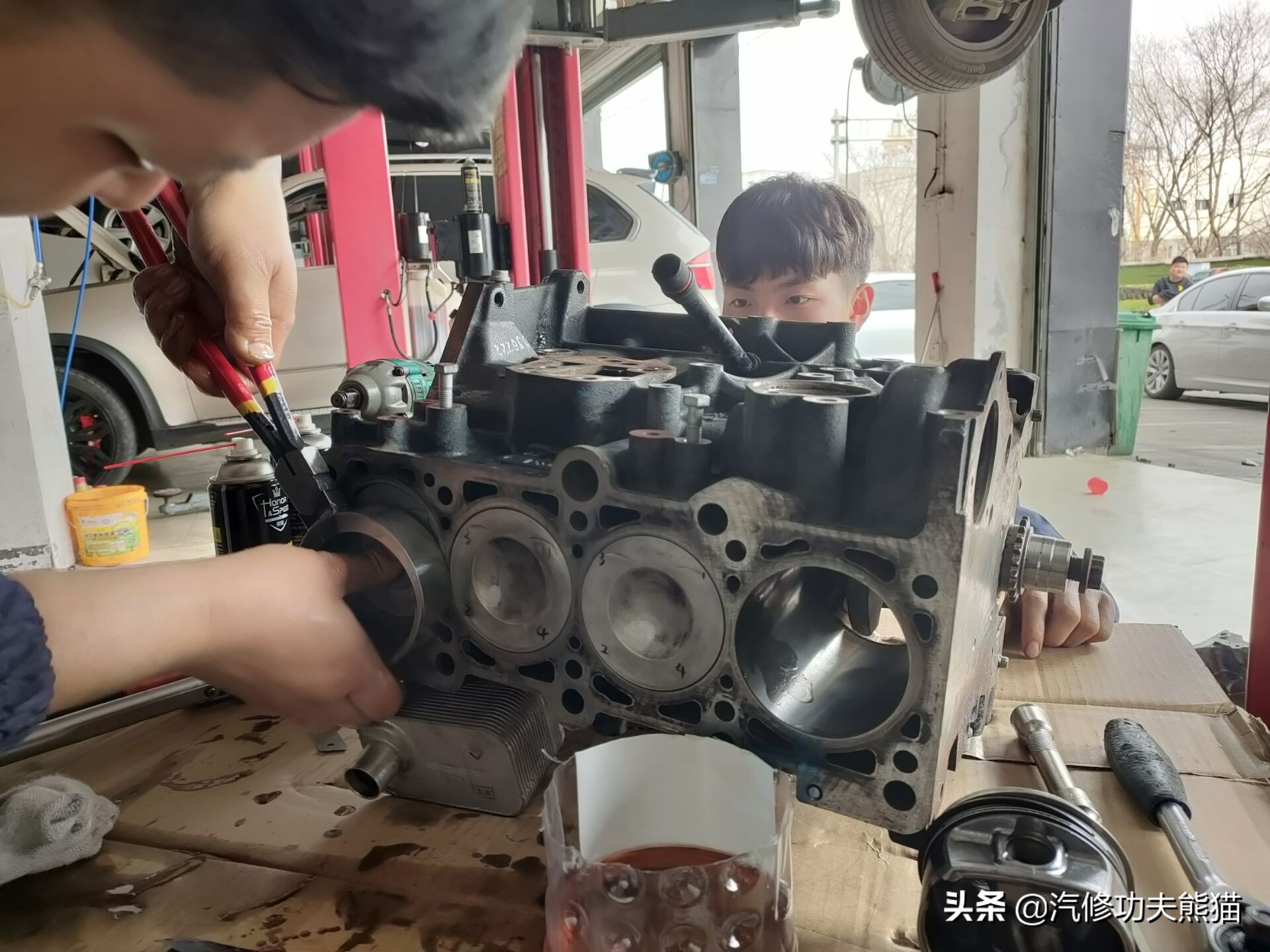 一汽奥迪a6l烧机油,08款奥迪a6l2.0t烧机油严重怎么办