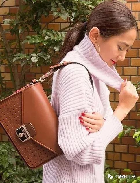 最有权势的德国总理天天背的千元包，这个法国的品牌到底多好用