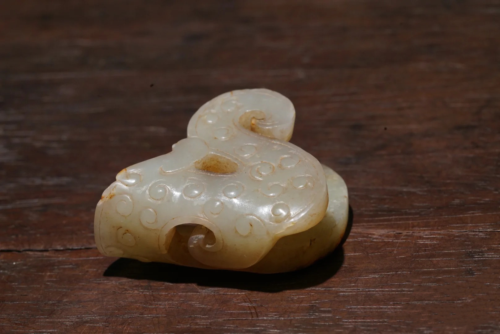 有沁色的假玉是怎样做的,假玉也可以盘出来沁色的吗