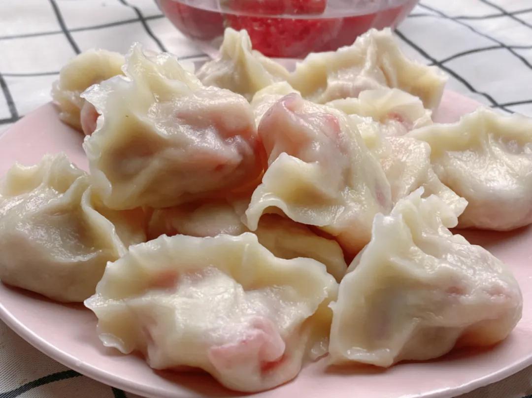 草莓饺子黑暗料理,乌冬面和彩虹饺子