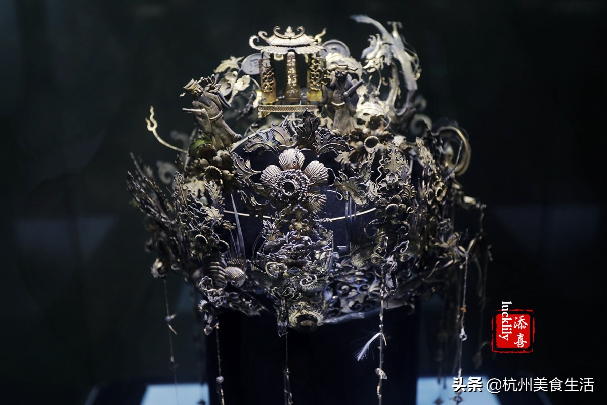 镇江美食三茅宫地锅鸡,镇江美食推荐锅盖面