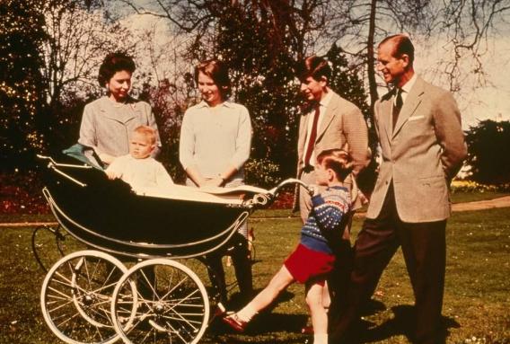 英国女王丈夫去世现场,英国女王丈夫去世后事