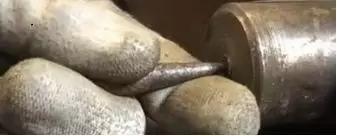 丝锥钻头断了怎么取出,丝锥断在孔里最好的解决办法