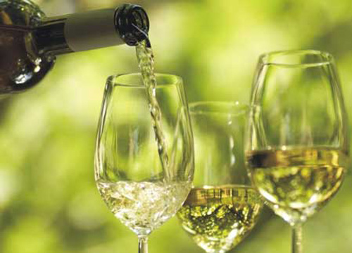 红酒怎么喝起来好涩,红酒口感涩的好还是不涩的好