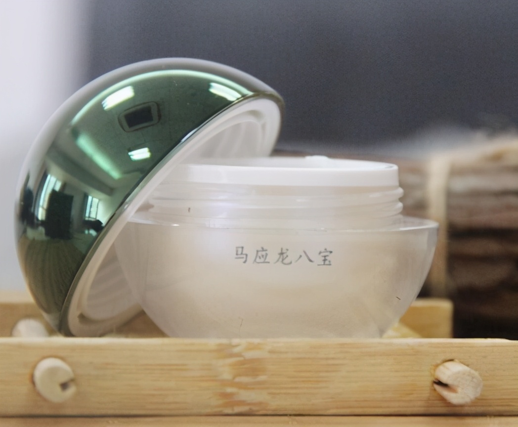 最好用的十大眼霜排名去黑眼圈,口碑最好的平价的眼霜淡化黑眼圈