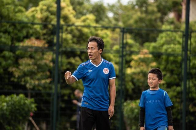 儿童足球体验课应该怎么上,7-12岁少儿体能足球课程