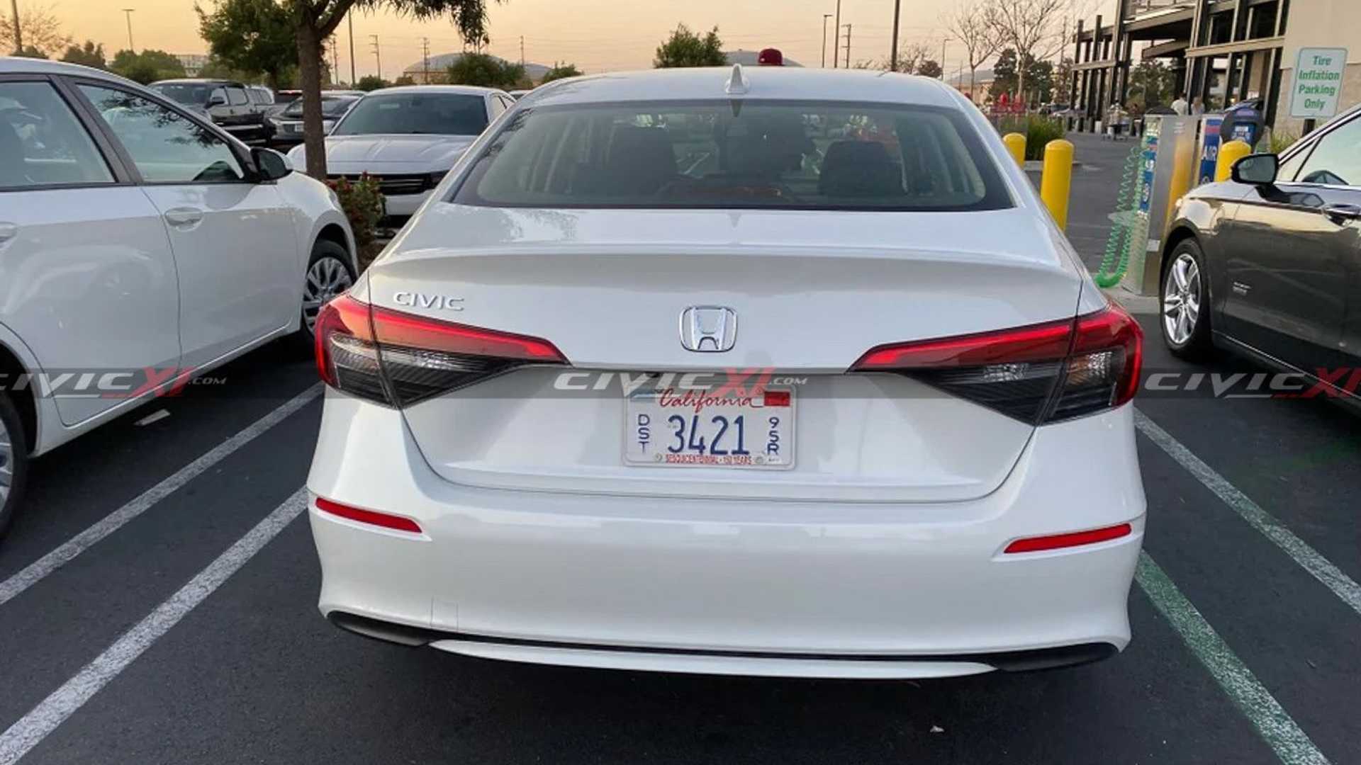 本田思域十一代劲控版白色试驾,广西北流市本田思域2012款白色