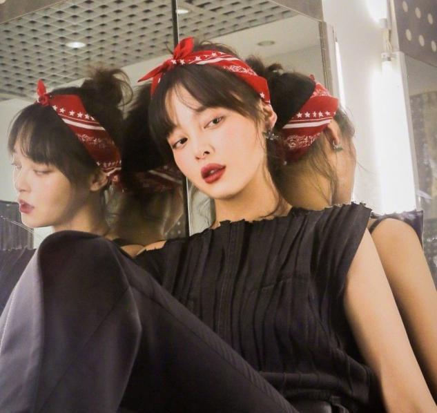 怎样用发带扎和杨紫同款发型,发带也可以戴出时尚