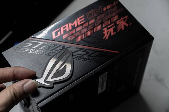 rogstrix雷鹰850g测评,rogstrix雷鹰550w