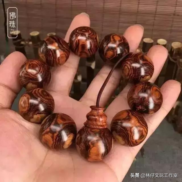 紫檀柳手串与黄花梨手串区别,海南黄花梨紫檀怎么鉴别