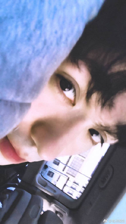 明星评价朱一龙的眼睛,朱一龙杨幂同框照片