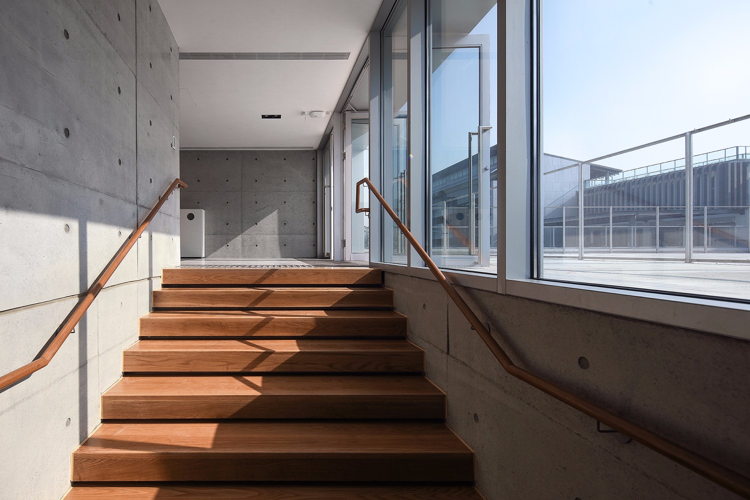 外表平平内部却别有洞天,看似平常里面别有洞天的豪华建筑